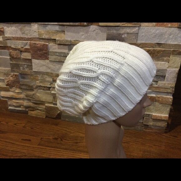 MICHAEL KORS Knit Hat - Picture 6 of 10